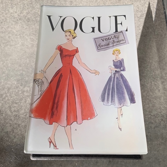 Vintage Vogue Dresses Glass Trinket Tray - Picture 1 of 3